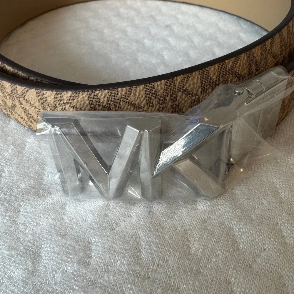 Michael Kors Women M Reversible Logo Fashion Belt Beige Brown